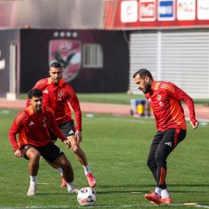 سوريا لايف على معلول يشارك فى مران الأهلى